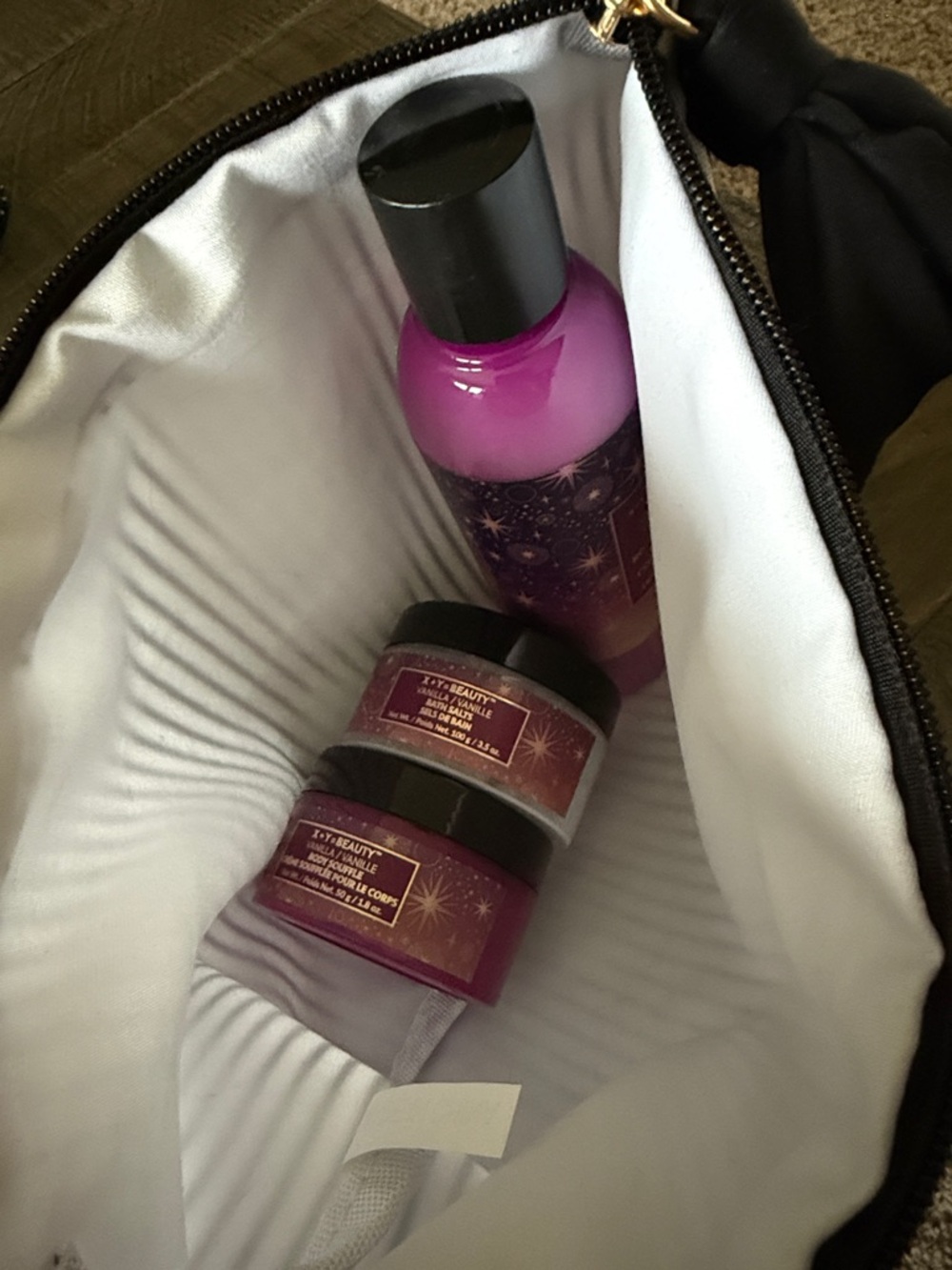 Vanilla Scented Body Lotion, Bath Salts & Cream Set with cosmetic bag - New Set! - Picture 7 of 7